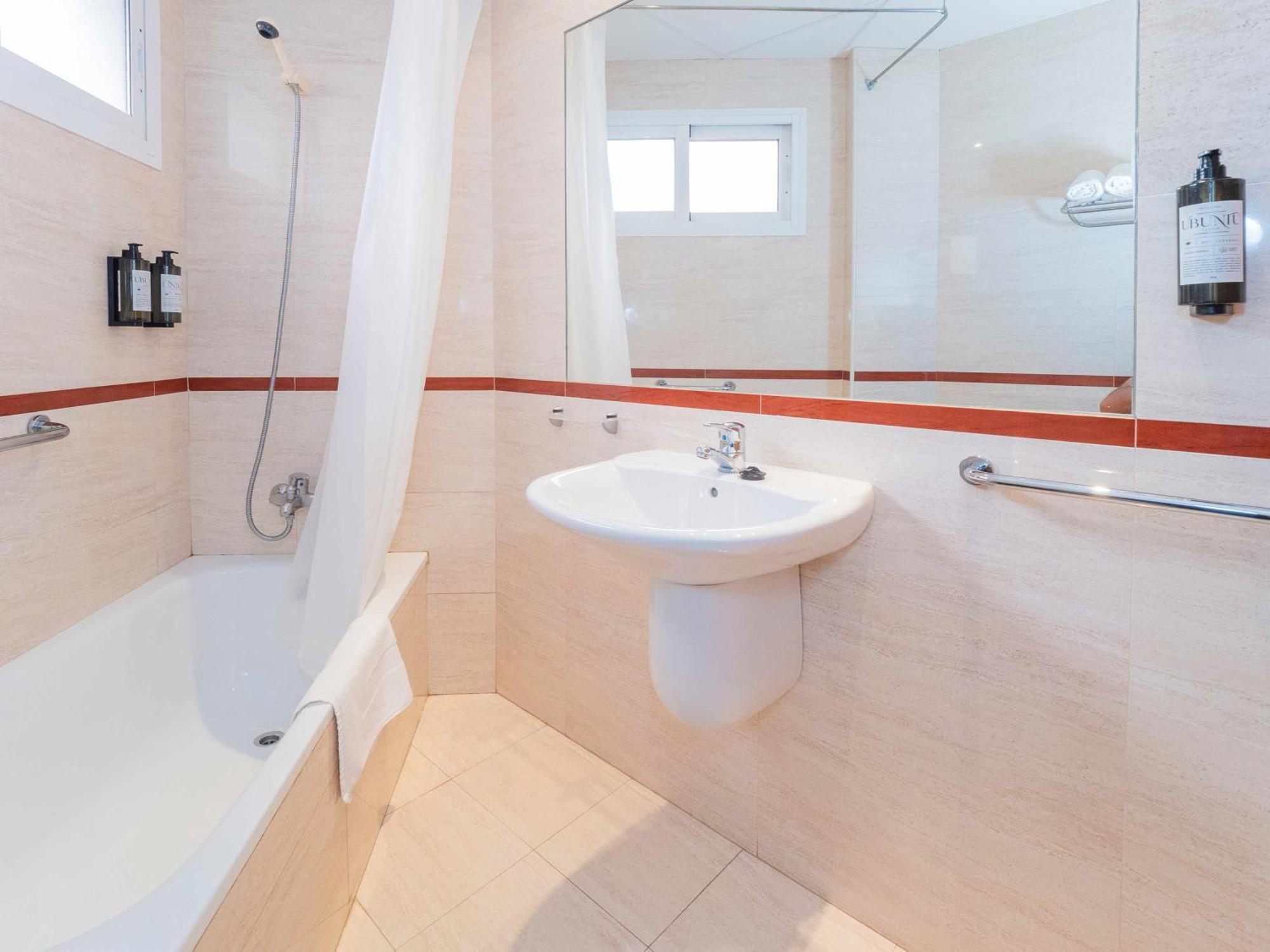 Nuevo Con Piscina Y Parking En La Playa Appartement Torre de Benagalbon Buitenkant foto
